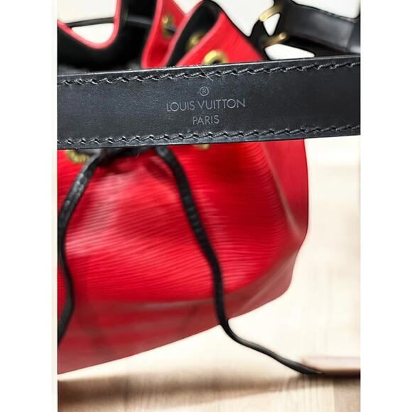 Vintage Louis Vuitton 1994 Epi Petite Noe Bag - Picture 14 of 16